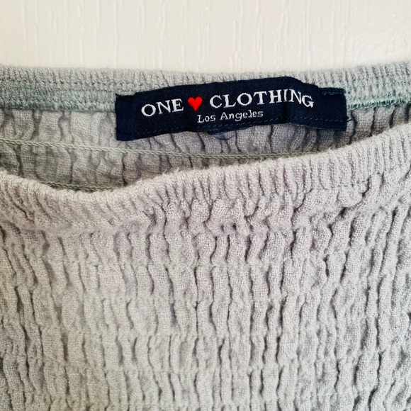 Off the Shoulder Crop Top - Picture 3 of 4